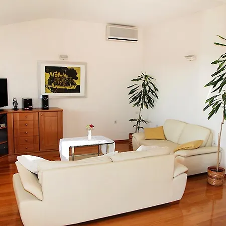 Apartment Inoma-2 马卡尔斯卡